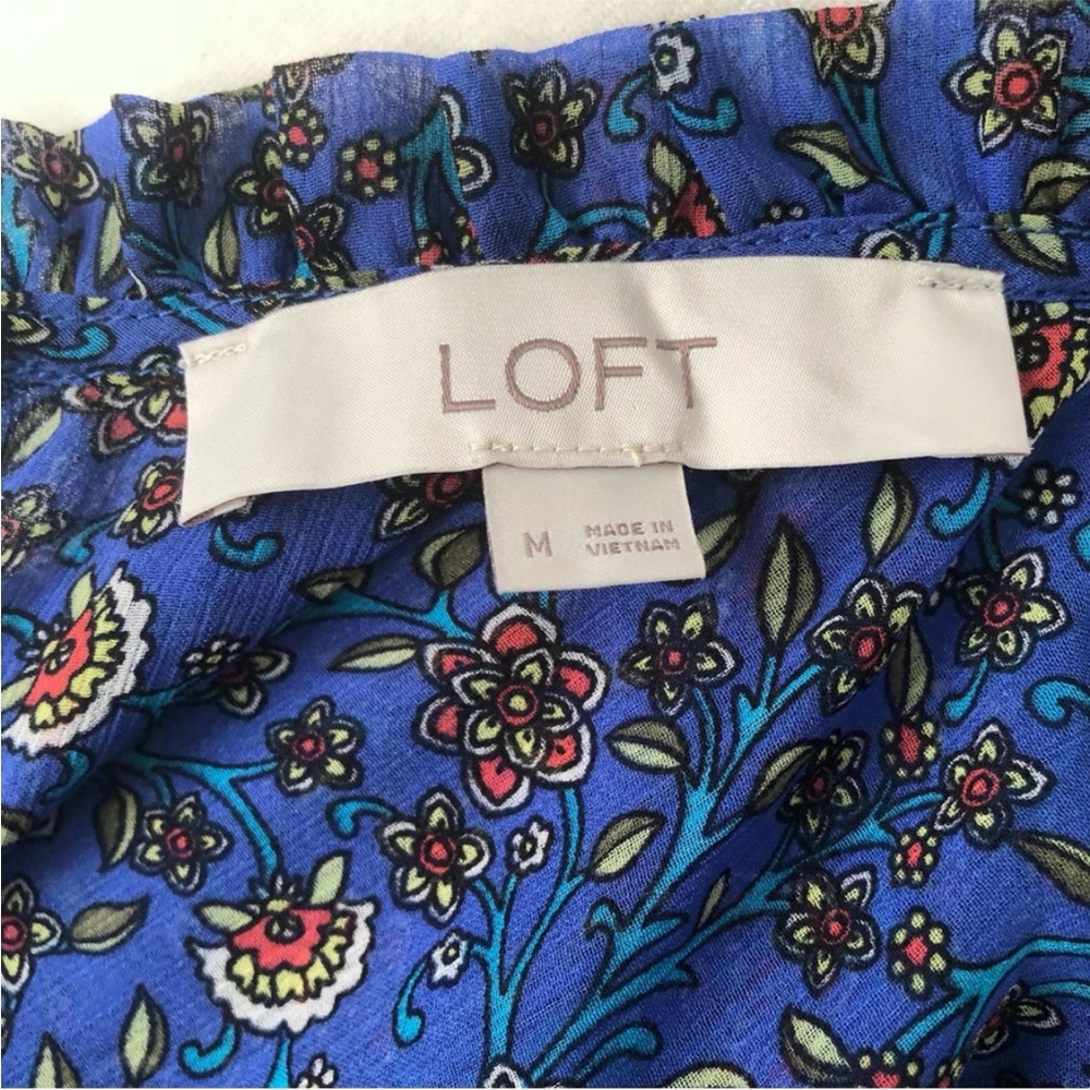 LOFT Blue Floral Mock Neck Ruffled Short Sleeve Blouse Size M - Picture 7 of 8